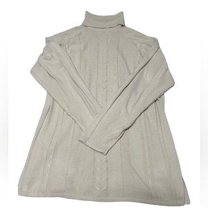 Maggie Lawrence Oversized Cream Colored Knit Turtleneck Sweater. Size Large.
